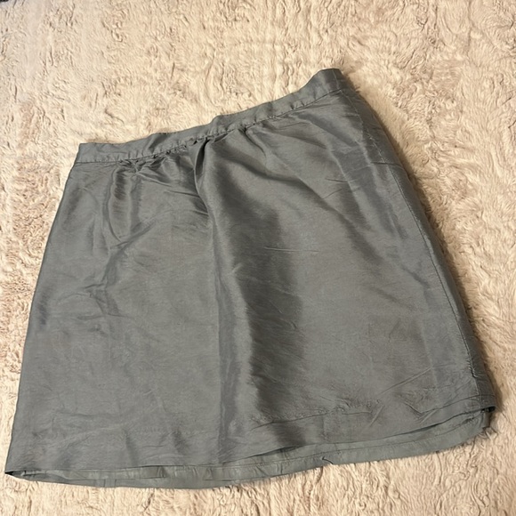 LOFT skirt in size 10 - Picture 6 of 10